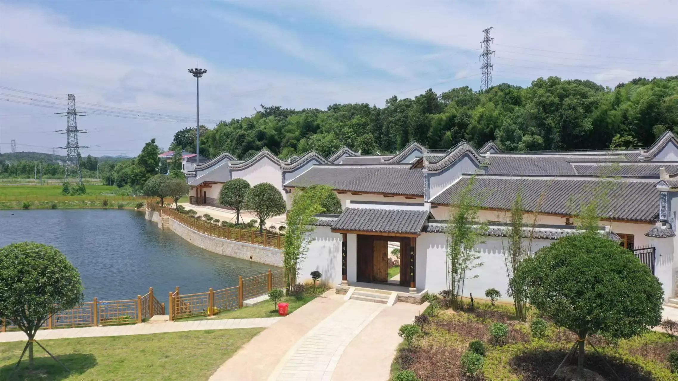 清溪村、天意木國(guó)景區(qū)、明清古巷、市博物館、胡林翼故居二日游